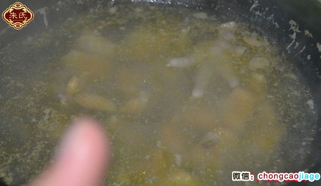 冬虫夏草炖鸡1焯水去腥味